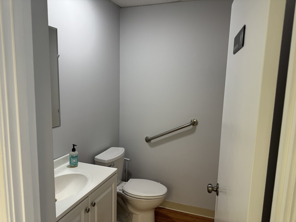 210 Turnpike Road Property Photo 7