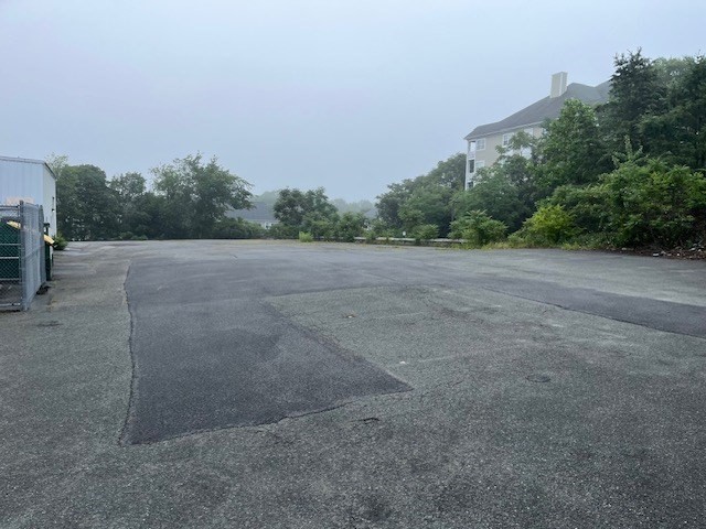 207 Highland Ave # B Property Photo 4