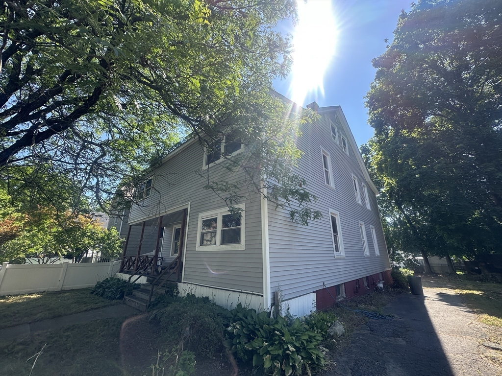 120-122 Sycamore St Property Photo 4