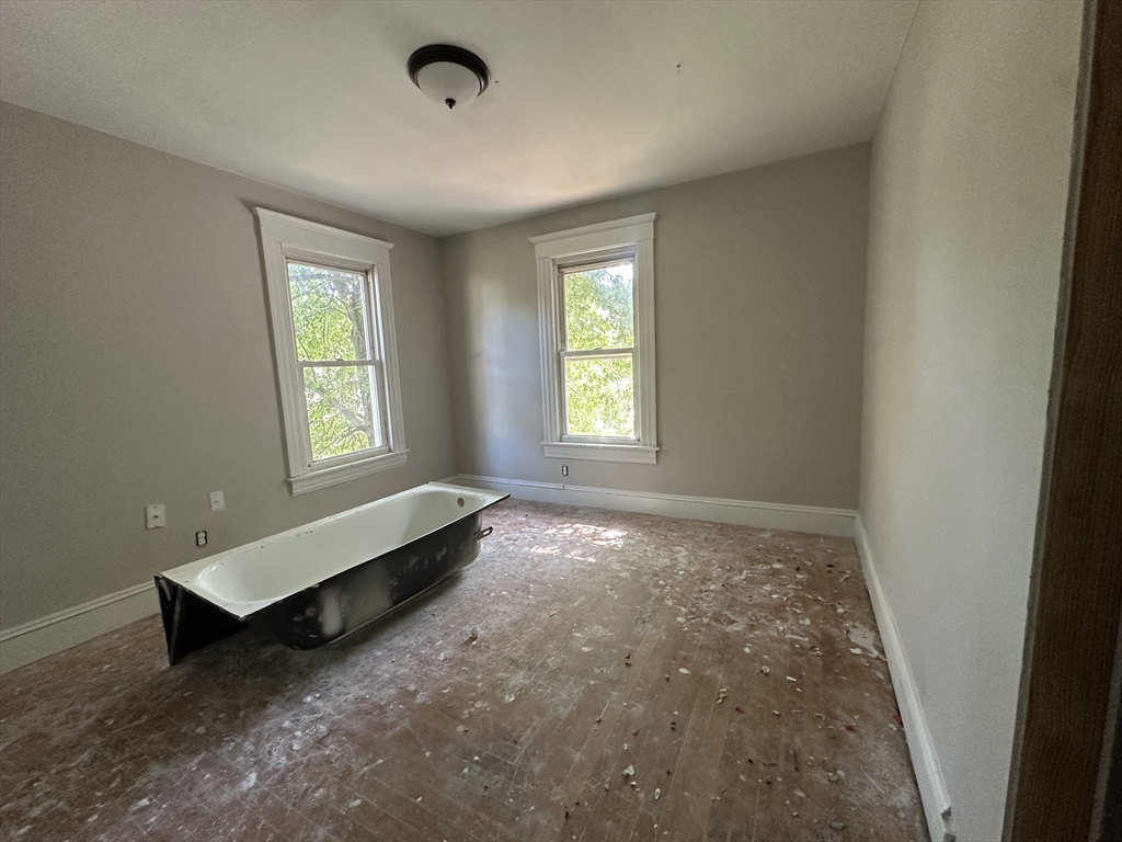 120-122 Sycamore St Property Photo 10