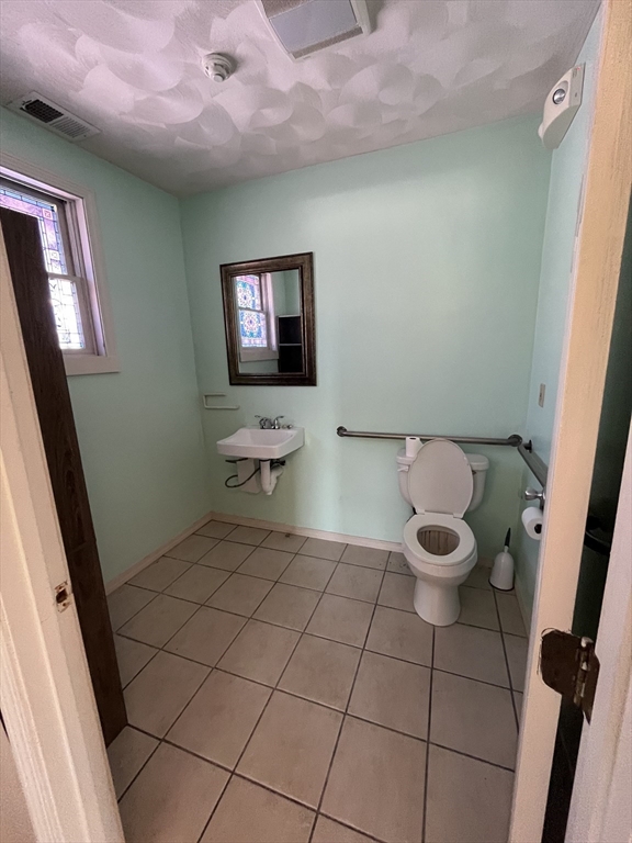 227 Maple St # 202 Property Photo 6