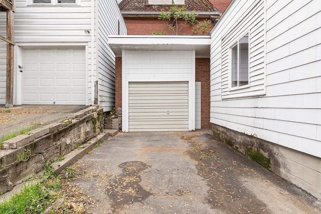 10 3rd Ave Property Photo 4