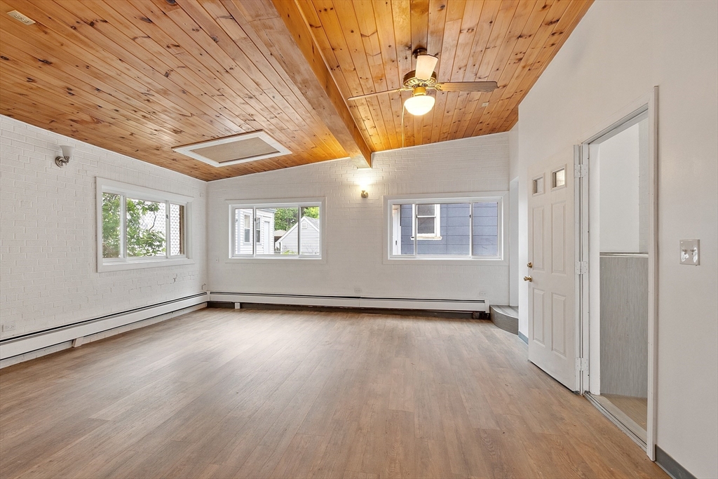 10 3rd Ave Property Photo 7