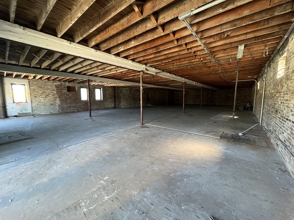 90 School Street Property Photo 2
