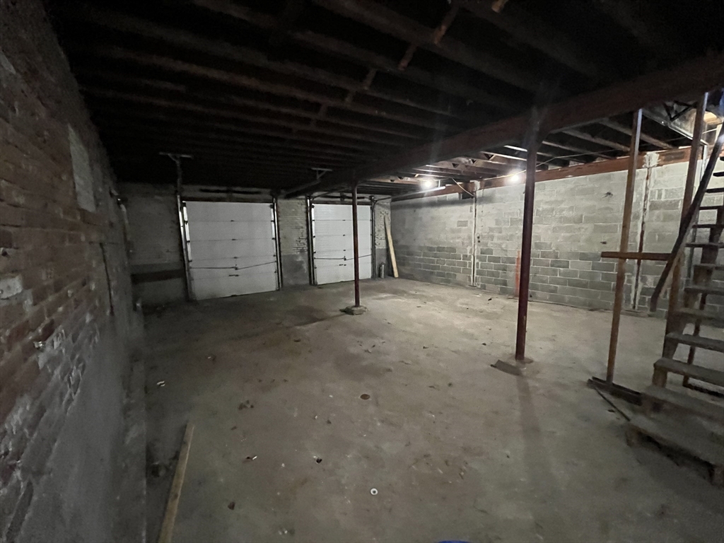 90 School Street Property Photo 4
