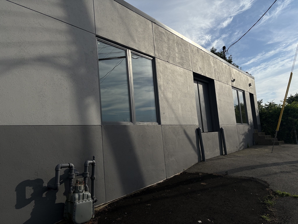 90 School Street Property Photo 8