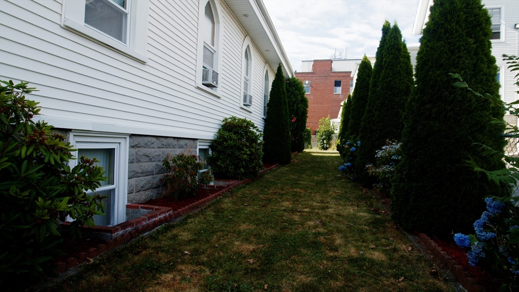 190 Cherry St Property Photo 5