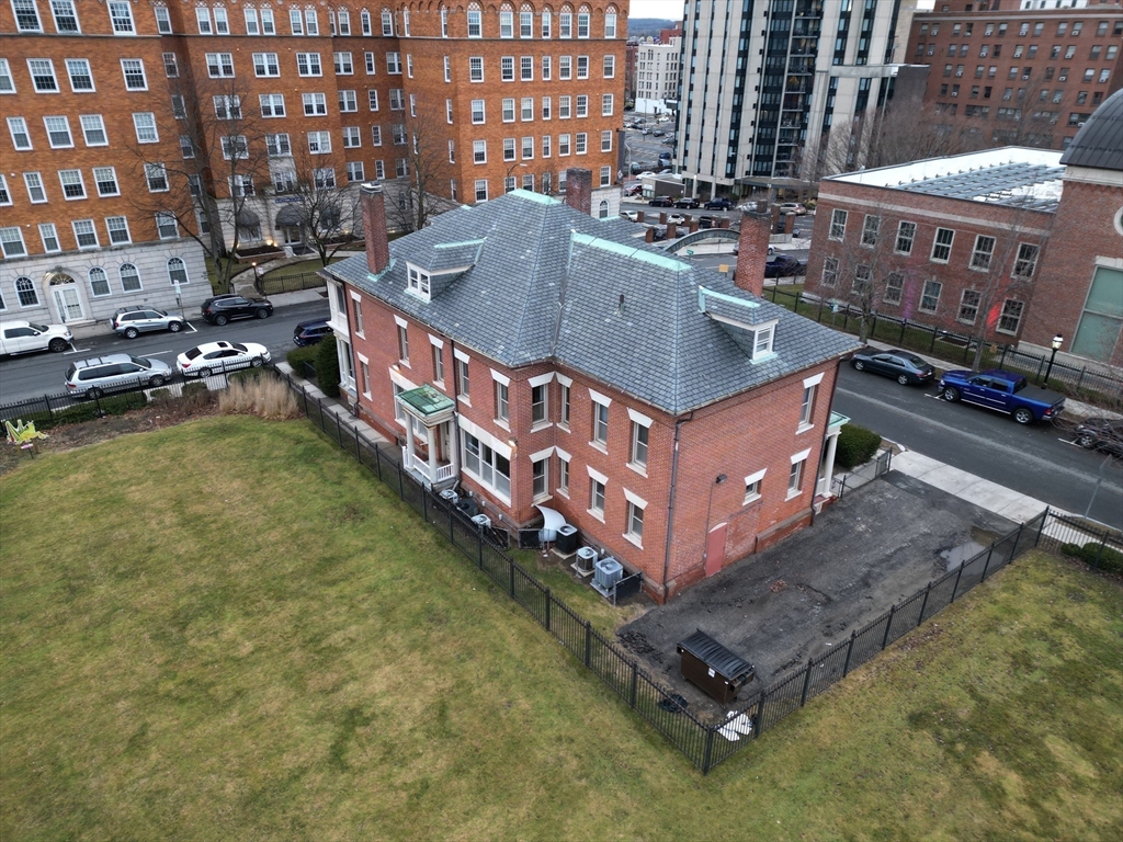 73 Chestnut St Property Photo 6