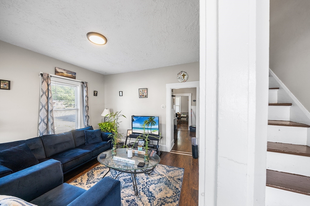 15 Cascade St Property Photo 9