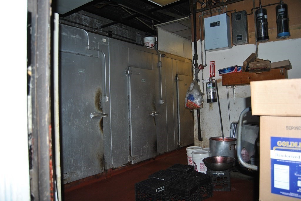 54 West Main St Property Photo 9