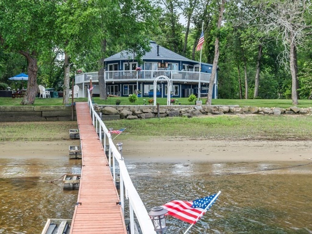 108 Pleasant Valley Rd