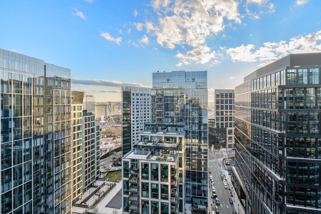 133 Seaport Blvd # 1719 Property Photo 1