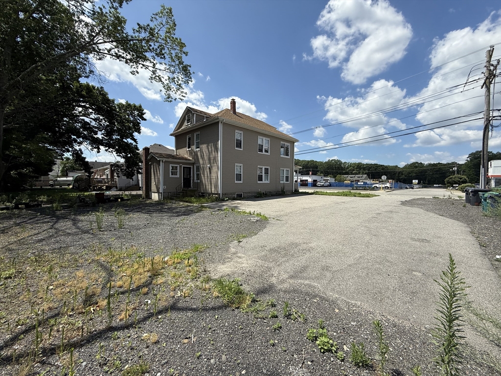 1728 Elmwood Ave Property Photo 5