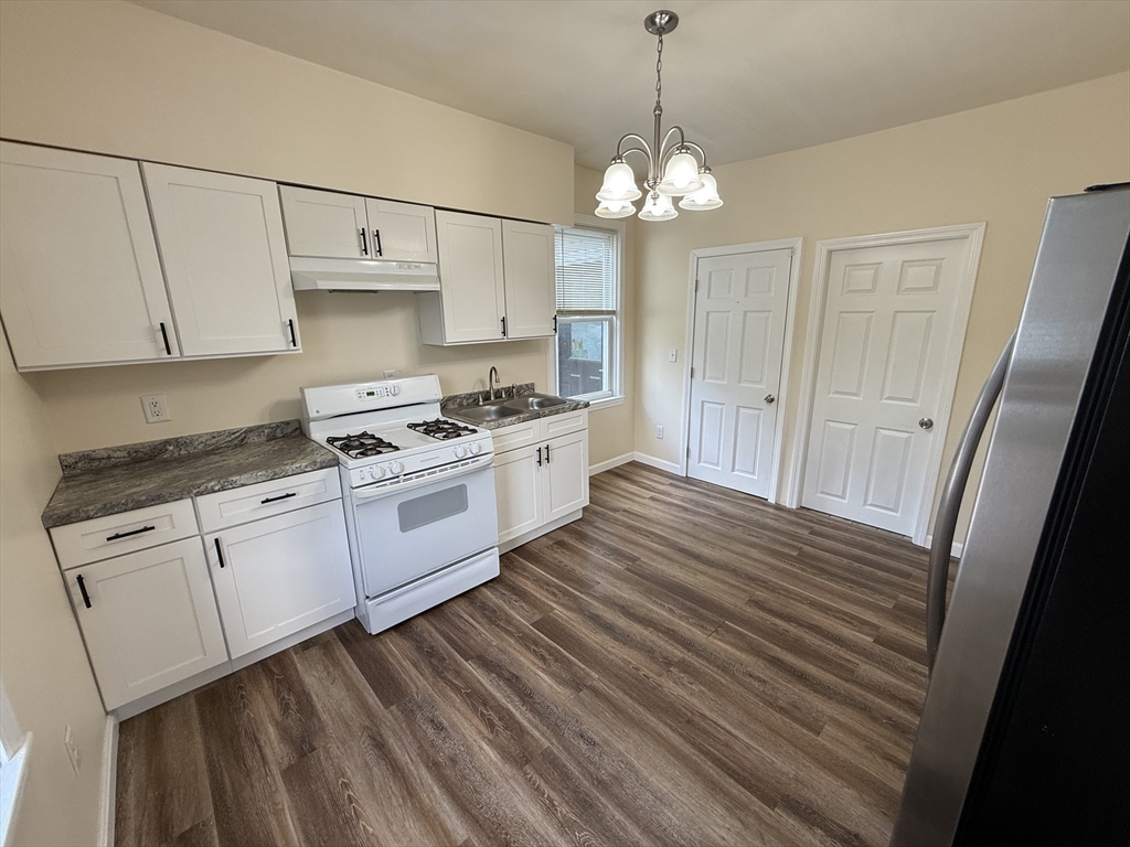 1728 Elmwood Ave Property Photo 17