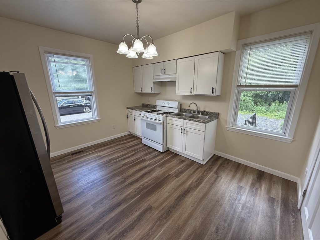 1728 Elmwood Ave Property Photo 18