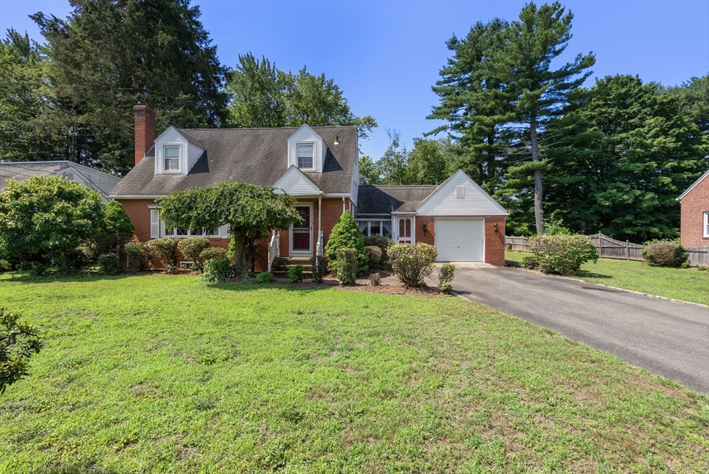 354 Rowley St Property Photo 1