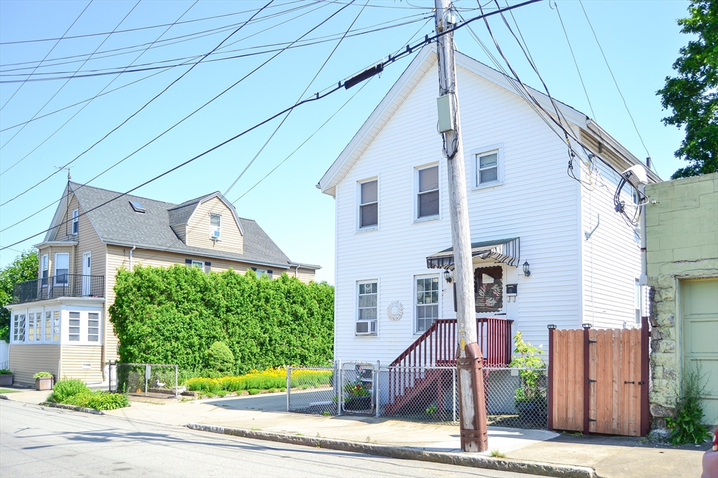 348 North St Property Photo 2
