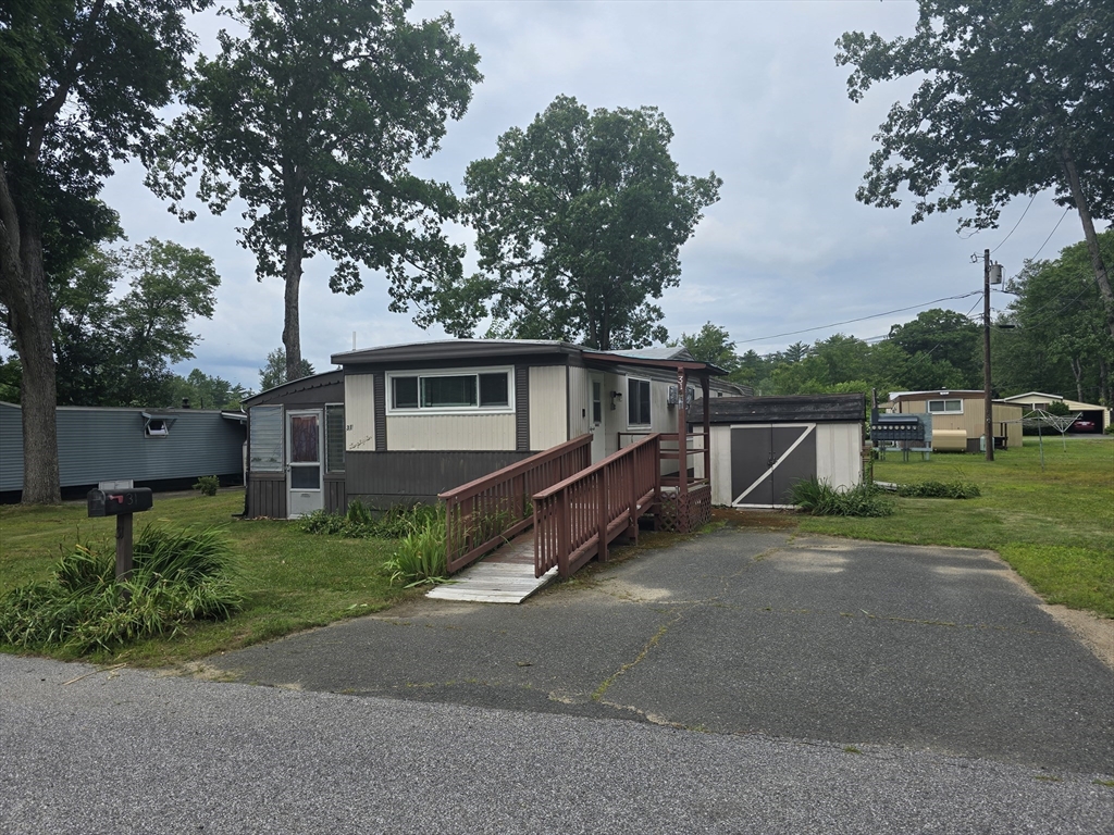 31 Rosemont Ave Property Photo 1