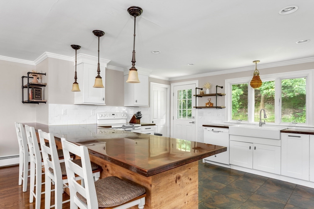 100 Blackstone Street Property Photo 1