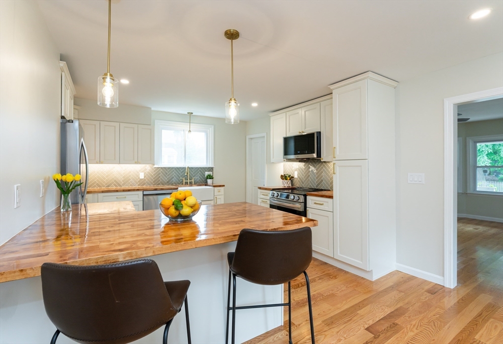 289 Asbury St Property Photo 1