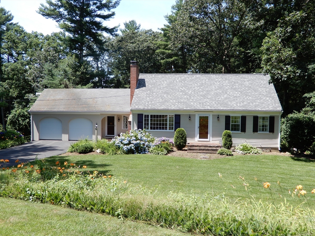 9 Fleetwood Dr Property Photo 1