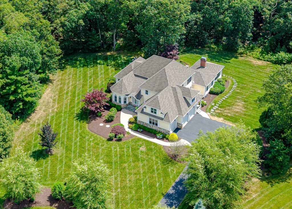 8 Analore Circle Property Photo 1