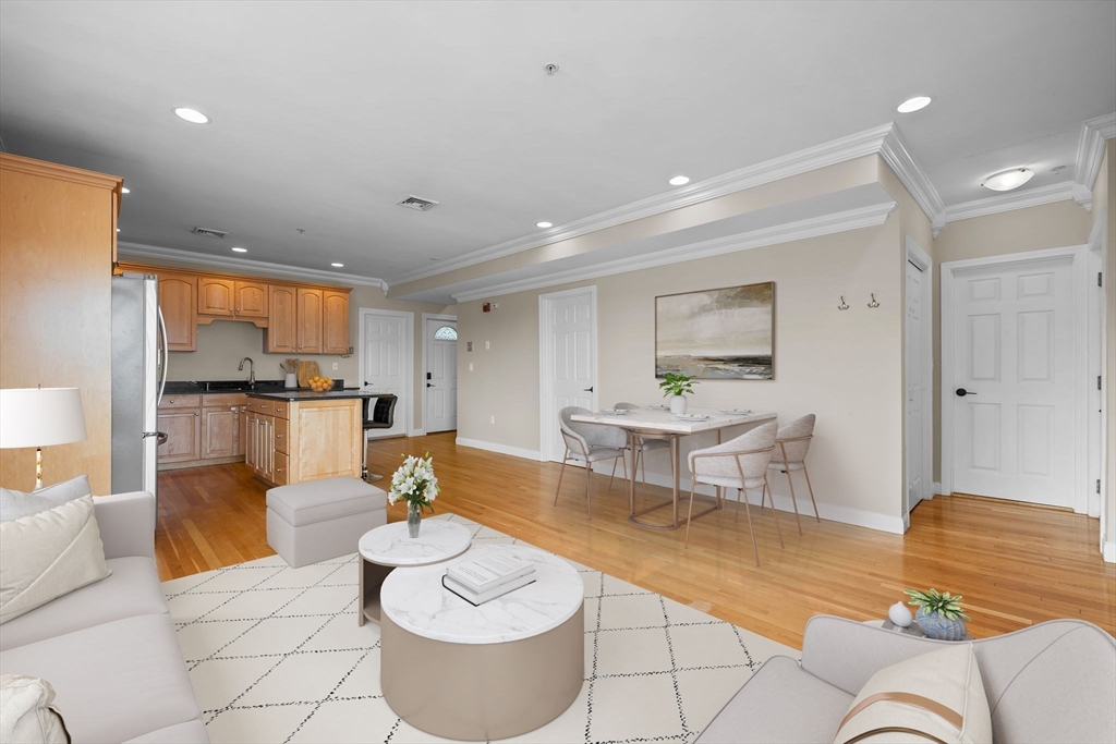 20r Cross Street # 3 Property Photo 1