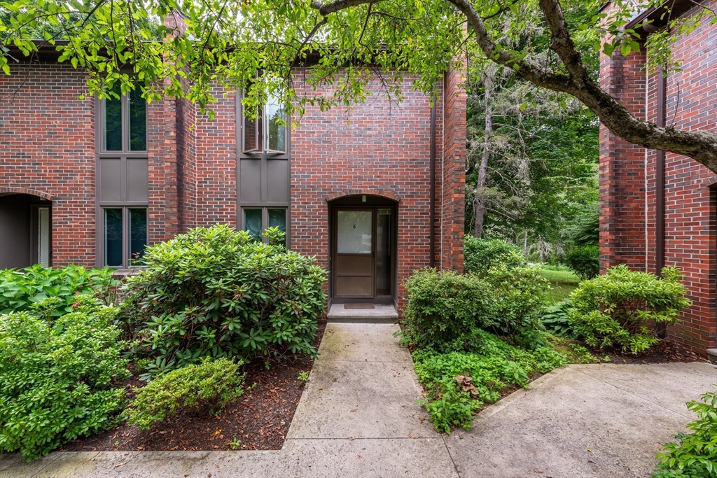 6 Webster Ct # 6 Property Photo 1