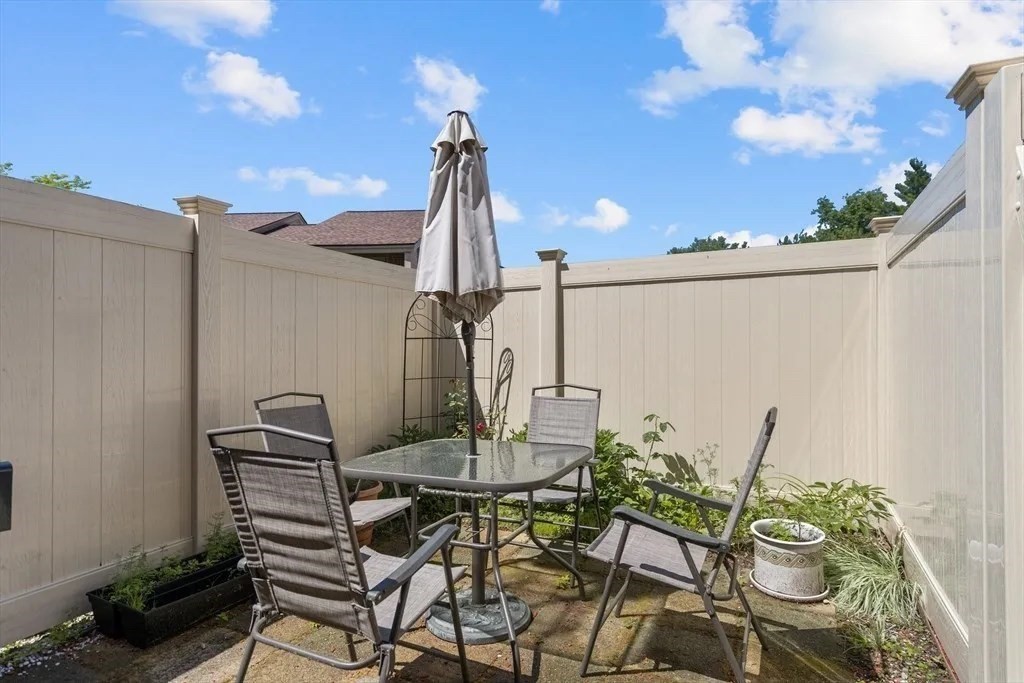 109 Greenbrook Dr # 109 Property Photo 4