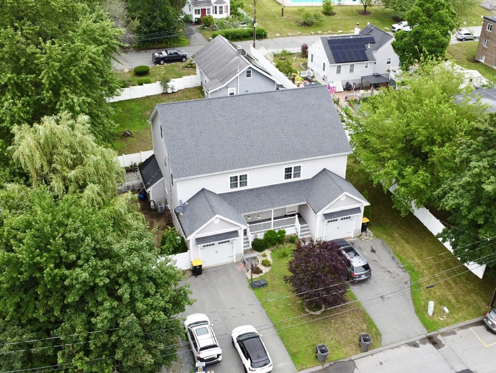 2 Universal St # A Property Photo 1