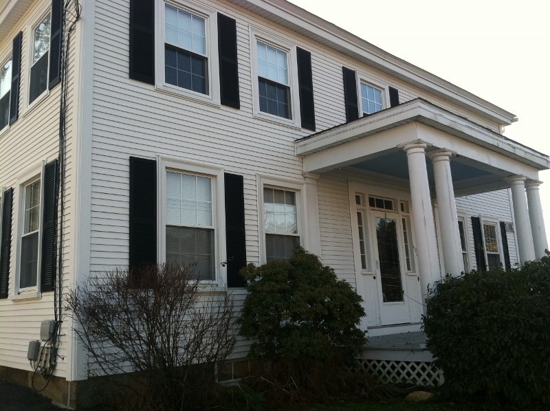 112 Main St # B Property Photo 1