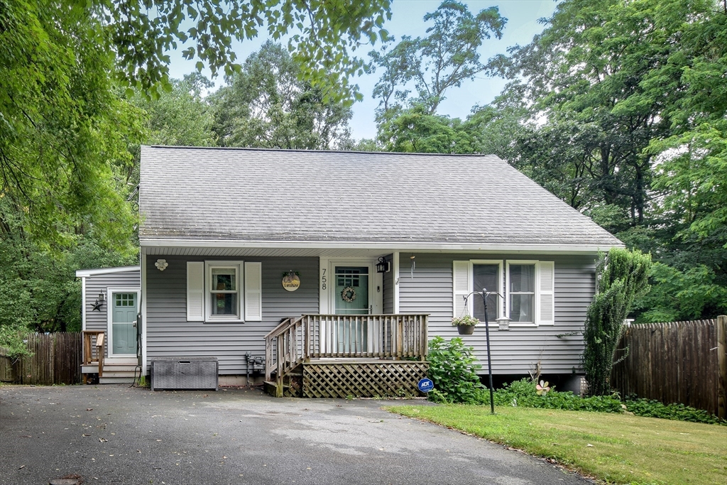 758 Rathbun St Property Photo 1
