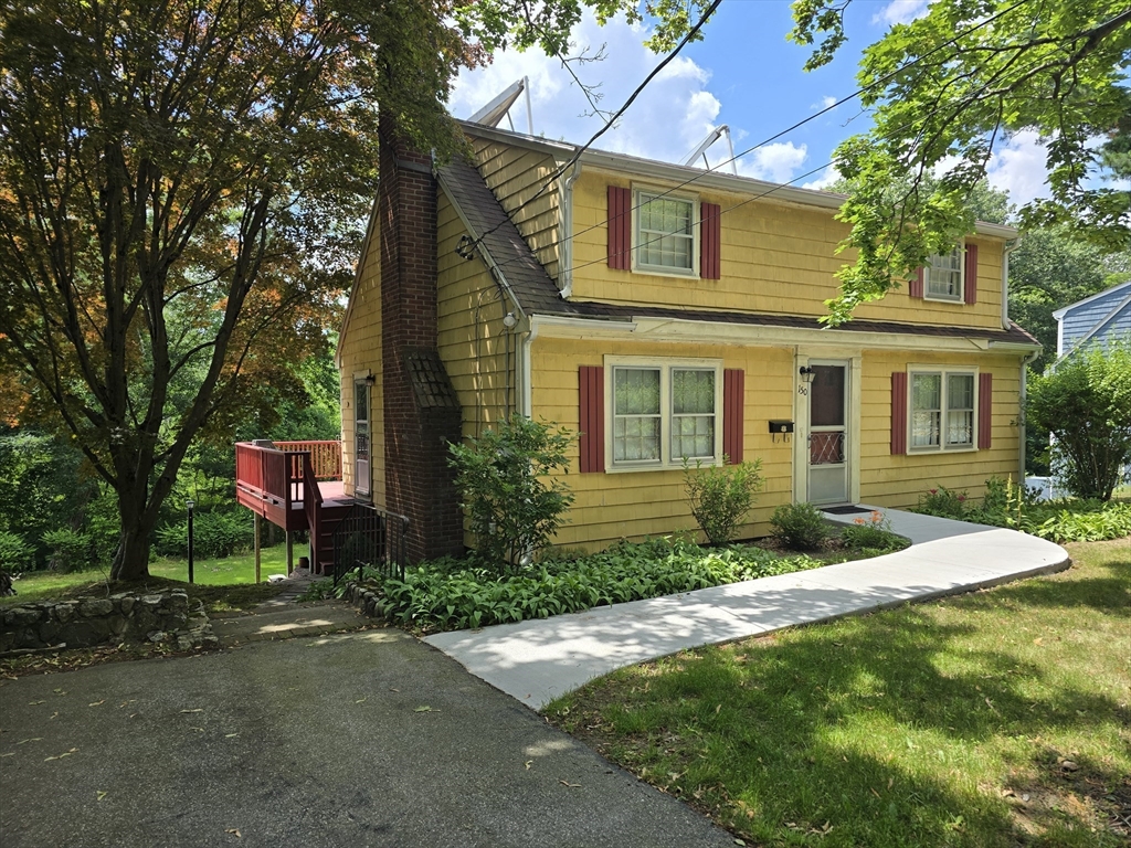 150 Grove St Property Photo 1