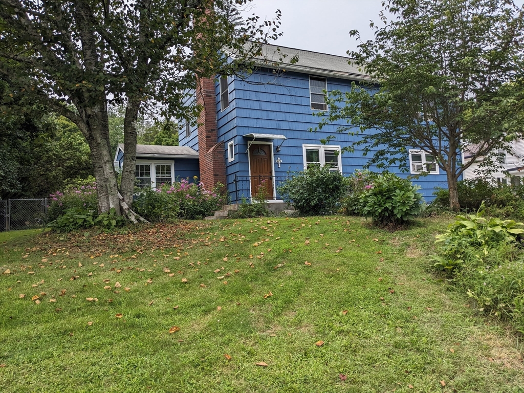 17 Elm St Property Photo 1