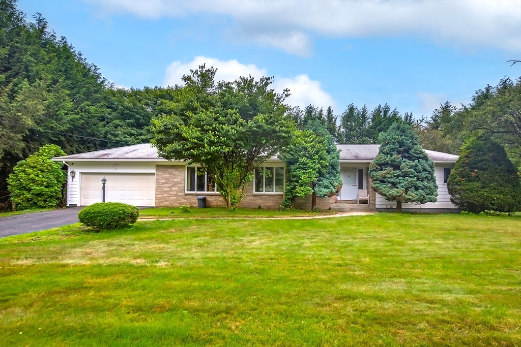 54 Pequot Property Photo 1