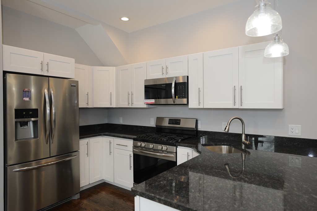 88 Gordon Ave # 1