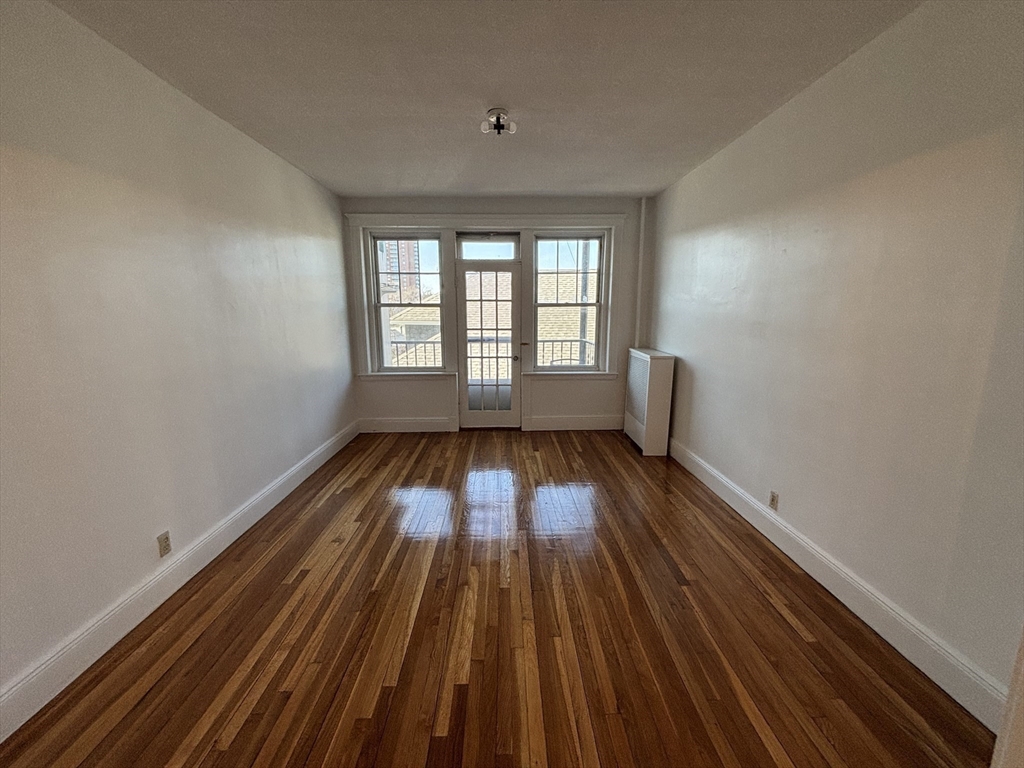 343 South Huntington # 7 Property Photo 1