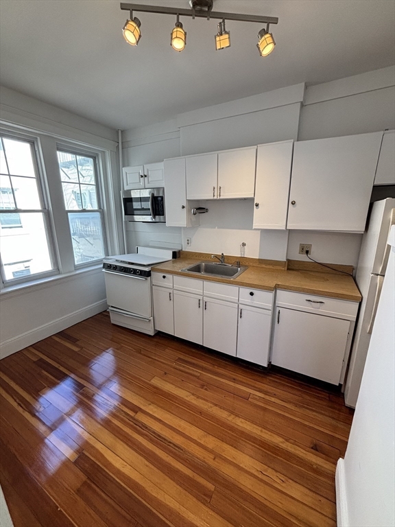 343 South Huntington # 7 Property Photo 3