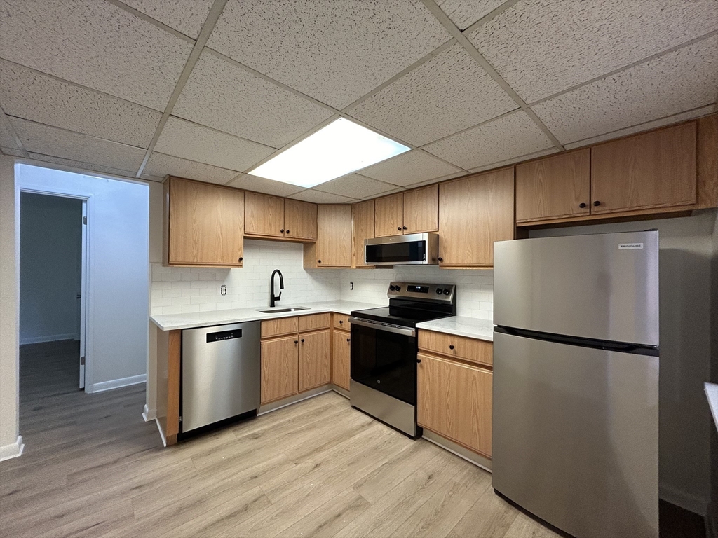 59 School St # B8 Property Photo 3