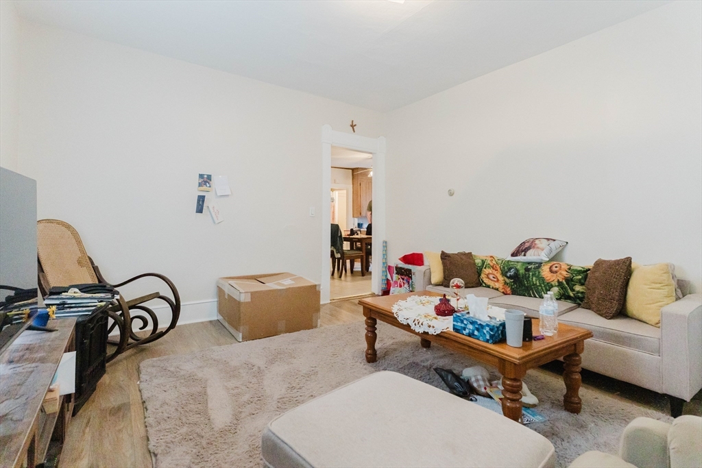 26 Granite St Property Photo 3