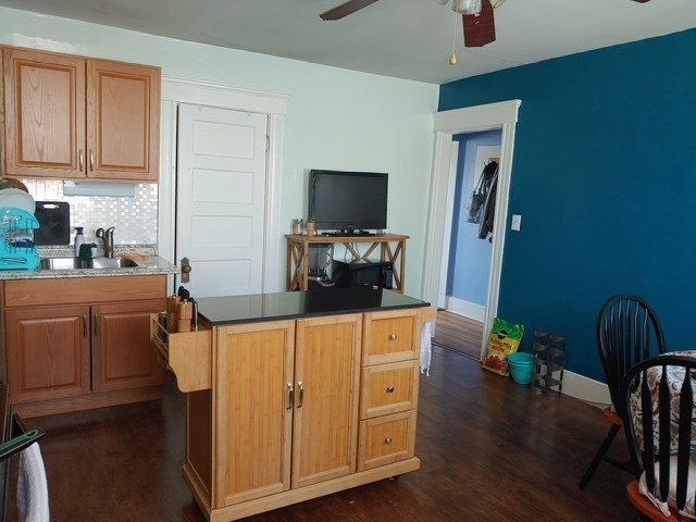 129 Oak St # 3 Property Photo 1