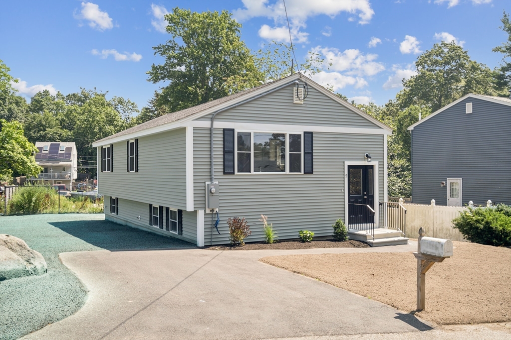 2 Garrison St Property Photo 1