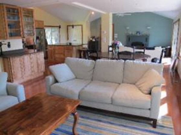 27 Beach Plum Ln Property Photo 2