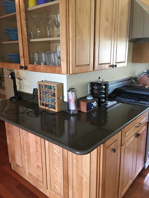 27 Beach Plum Ln Property Photo 5