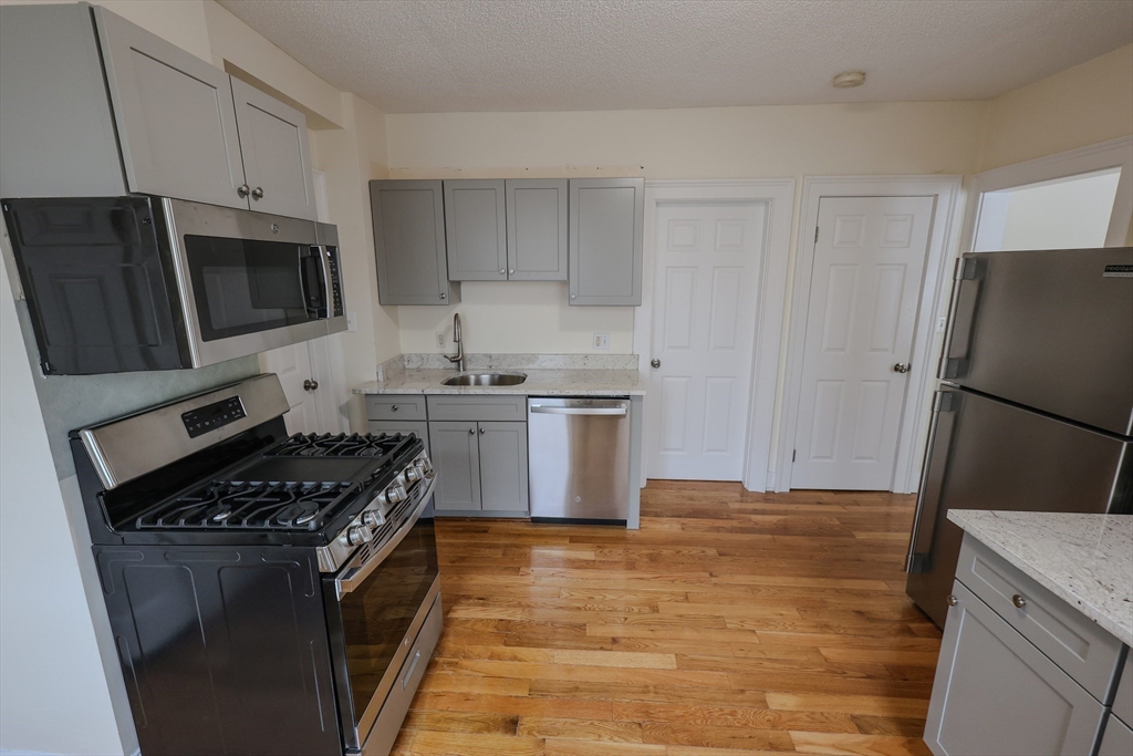 48 Norfolk Street # 2 Property Photo 1