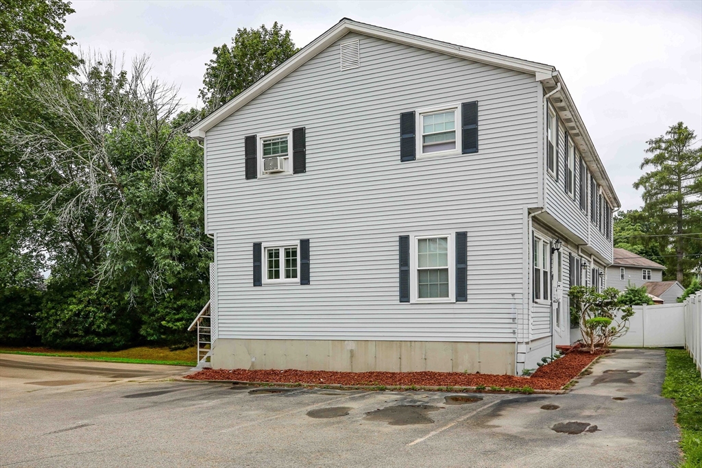 18 Massasoit Rd # B Property Photo 1