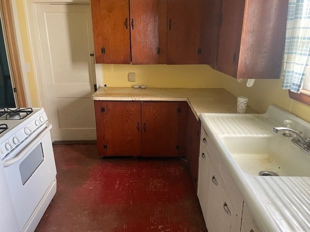 90 Marsh Rd Property Photo 2