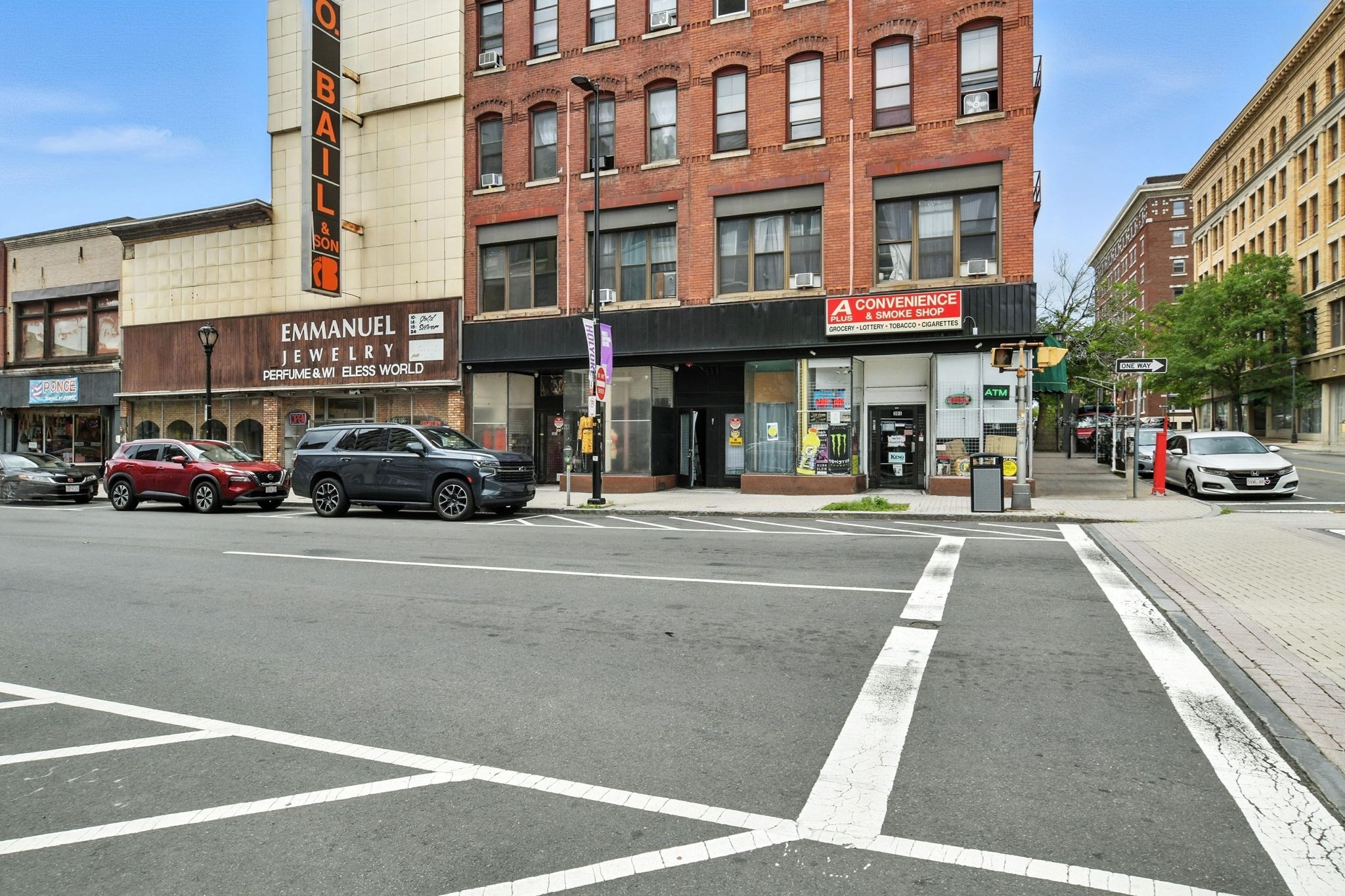 301 High St Property Photo 2