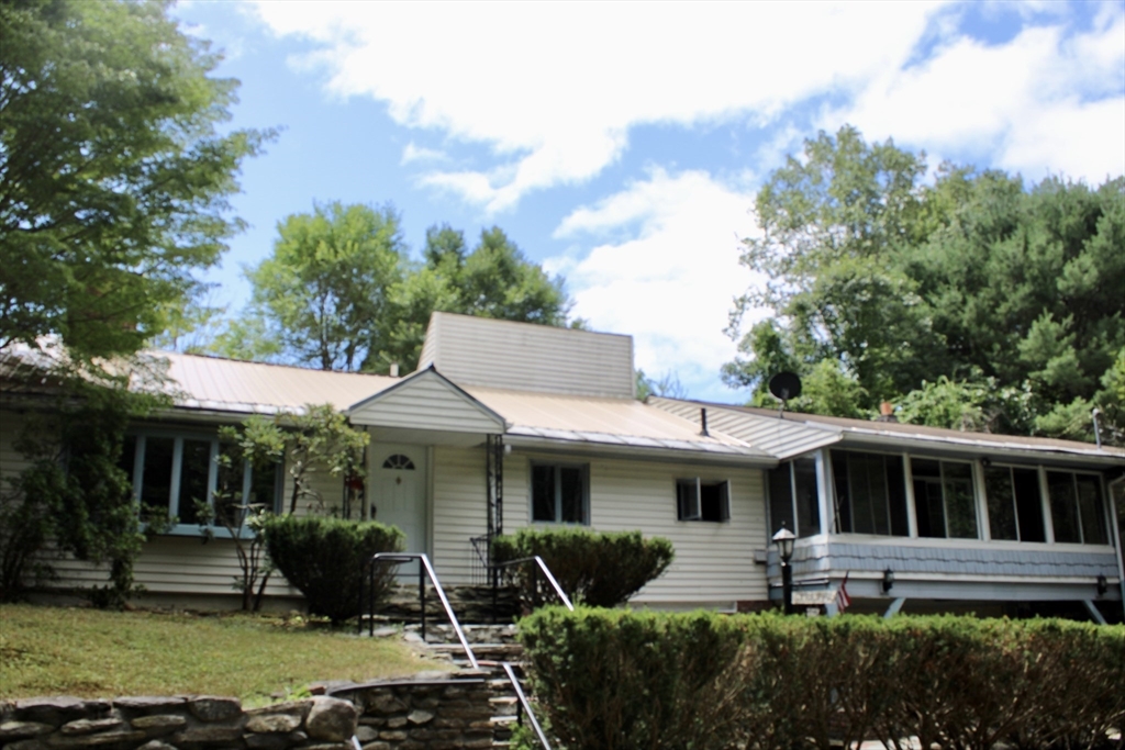 87 Bellevue Dr East