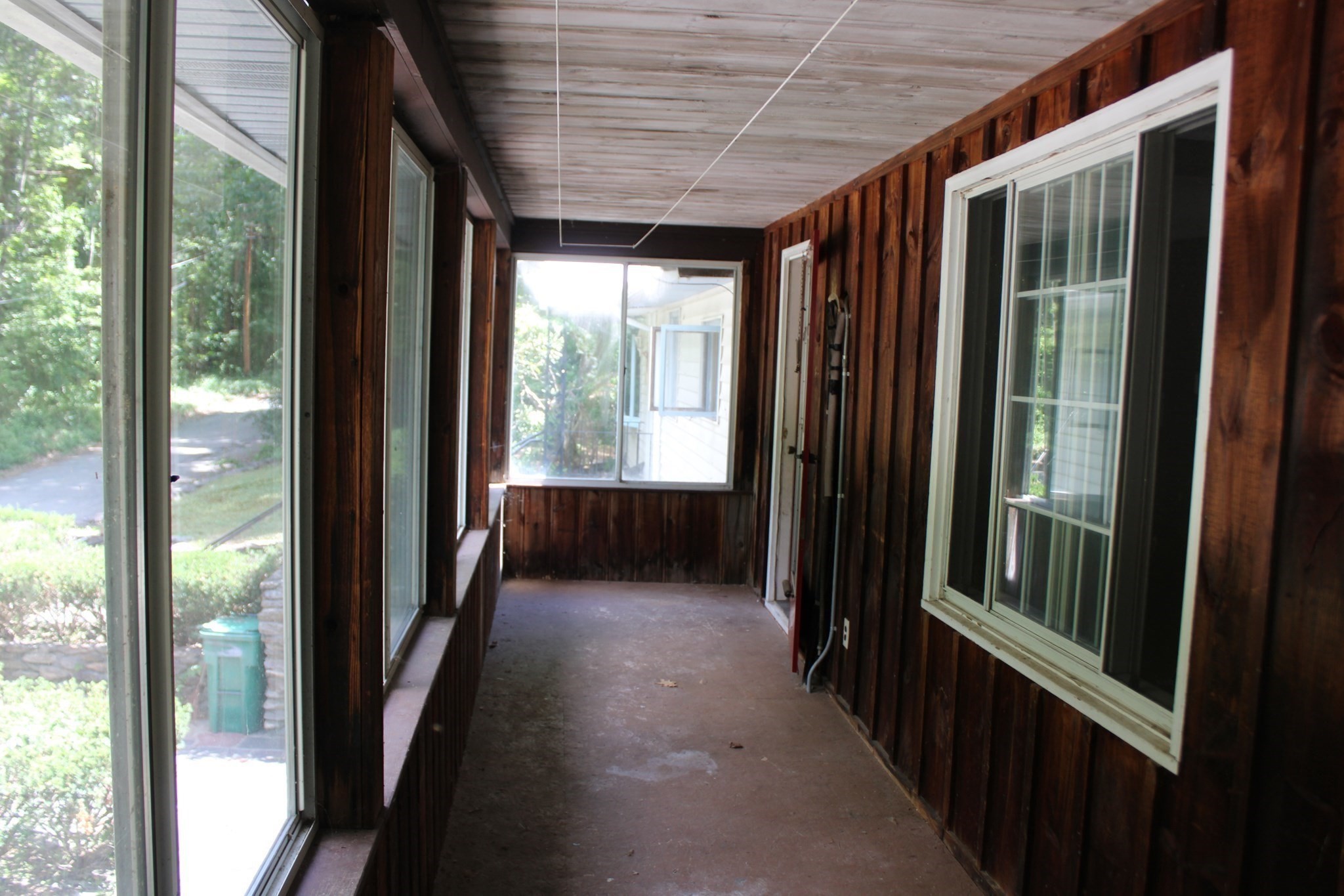 87 Bellevue Dr East Property Photo 3